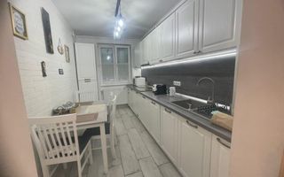 Apartament de inchiriat, cu 2 camere- zona Centrala, mobilat si utilat  - Poză 4
