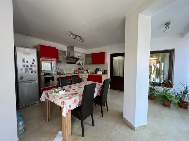 Casa deosebita 4 dormitoare ultracentral Lugoj - Poză 13