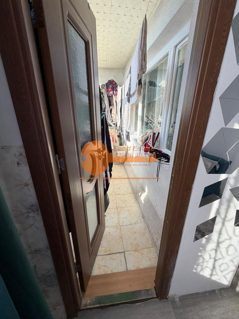 Apartament cu 3 camere in zona Giulesti - Poză 4