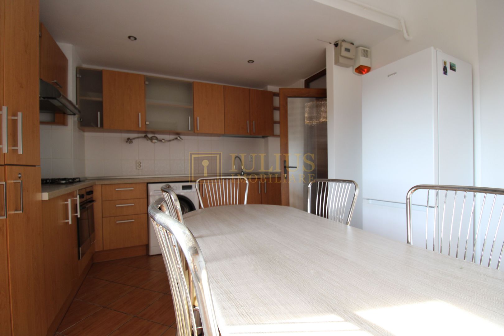 Zona Aradului, 4 camere + 2 bai, centrala proprie - Poză 5