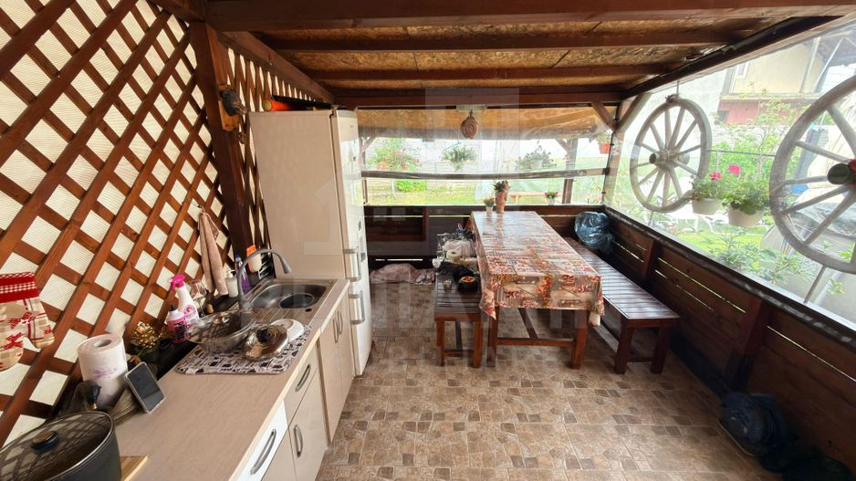 Casa 4 Camere - Curte Mare - Zona Linistita Popoveni - Poză 12