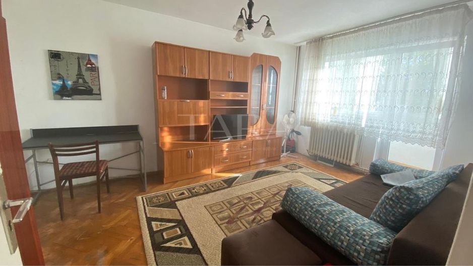 Apartament cu 2 camere, 52 mp, decomandat, renovat. - Poză 1