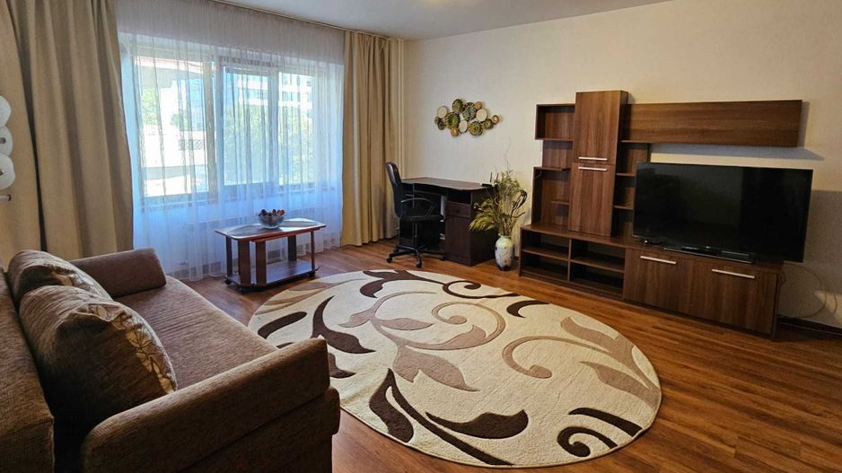 Închiriez garsonieră modernă, Piața Muncii, boiler, metrou aproape - Poză 1