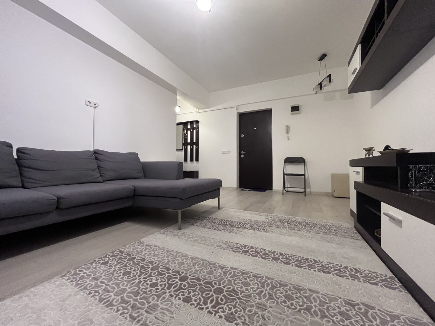 Închiriere apartament cu 2 camere în Class Park! - Poză 1
