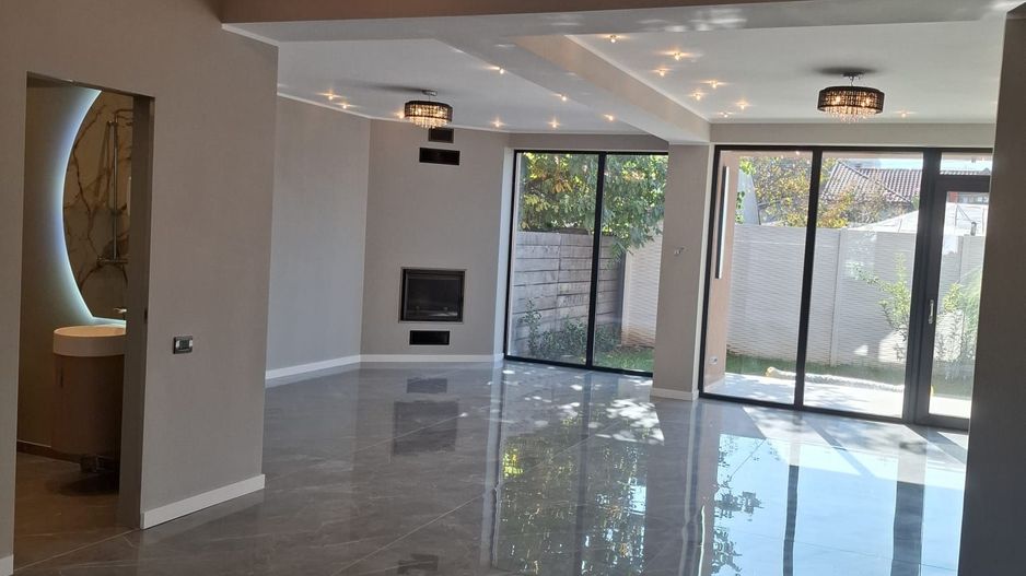 vila smart-4cam-3bai-terasa-curte115mp-4parcari/15minAp.Patriei - Poză 1