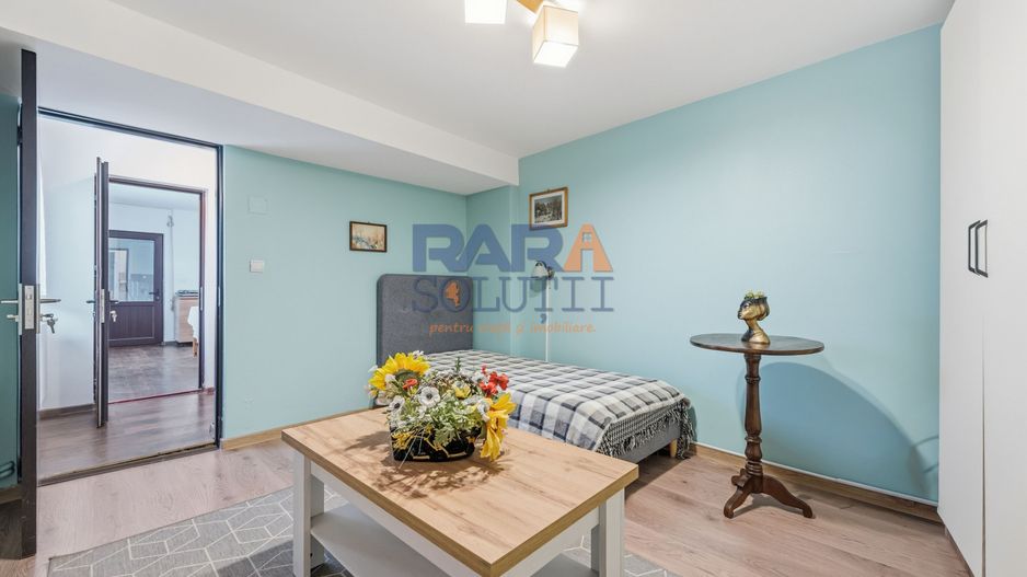 Casă micuță + un pic de curte - Poză 8