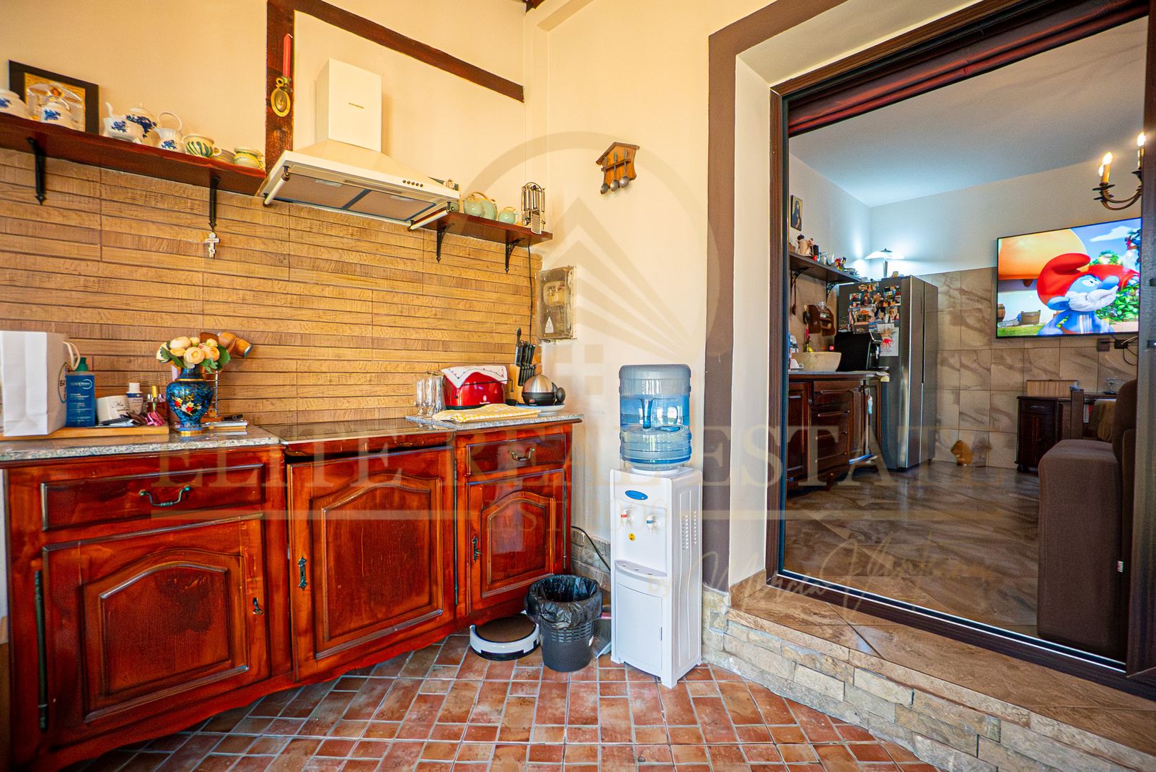 Casa De Vanzare in Palazu Mare - Teren de 455 mp cu Piscina si Garaj - Poză 10