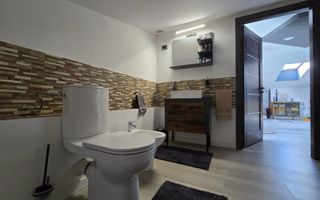 Casă modernă de vânzare, curte, 6 camere, parcare, Zona Vivo, Florești - Poză 14