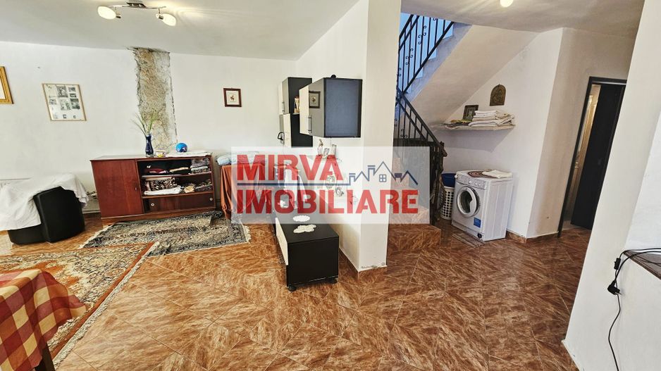 Casă 5 camere + teren generos 1700 mp – Ariceștii Rahtivani - Poză 13