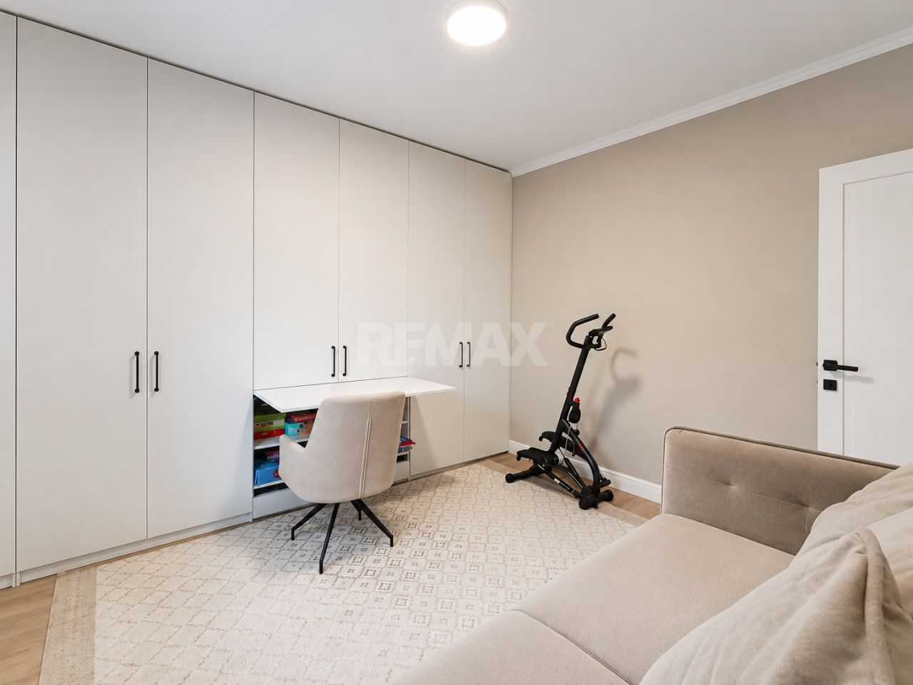 Casă 3 + Living, renovată | 17 ari | Panouri fotovoltaice | Pompă de căldură | Măgdăcești - Poză 14