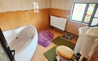 🏡 Casă spațioasă cu 9 camere în Strejnicu – pentru locuință, birouri - Poză 73