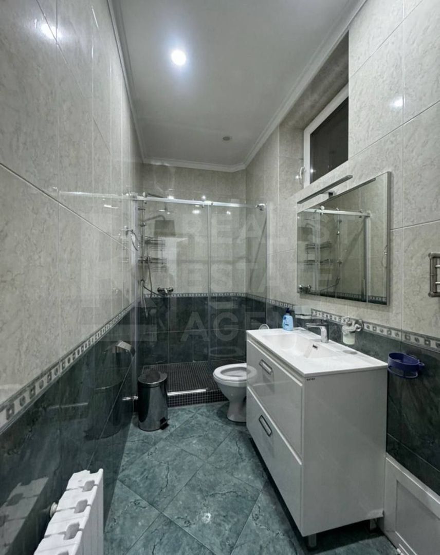 Chirie, casă, 3 nivele, 5 camere, strada Cetatea Albă, Botanica - Poză 9