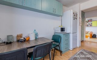 Apartament cu 3 camere de vânzare - Poză 2