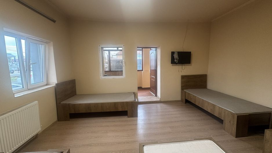 Casa de inchiriat 15 locuri cazare angajati, muncitori Micalaca Arad - Poză 5