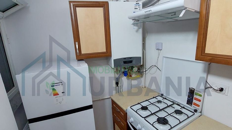Apartament 3 camere, renovat complet, mobilat și utilat, lângă Colegiul Național „Mihail Sadoveanu”, Pașcani, cu pod pe toată suprafața - Poză 8