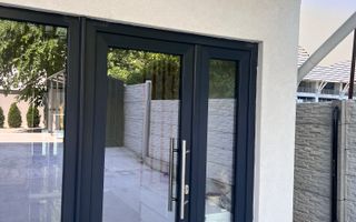 Camera cu baie, parter, bloc nou - Poză 9