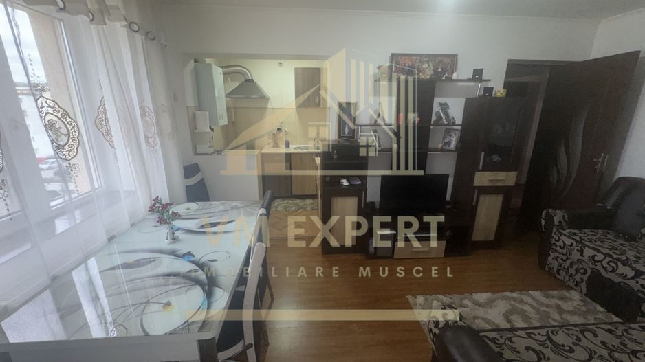 APARTAMENT 3 CAMERE ETAJ 4 VISOI - Poză 3