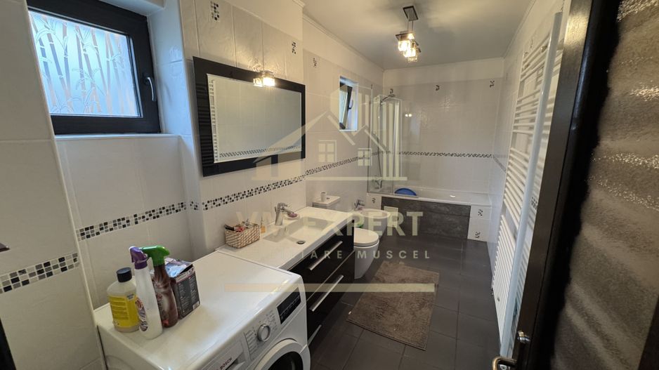 VILA 5 CAMERE 246 MP TEREN 817 MP CÂMPULUNG, 0 COMISION CUMPARATOR - Poză 48