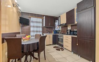 Apartament cu 2 camere de vânzare în Mioveni - Poză 4