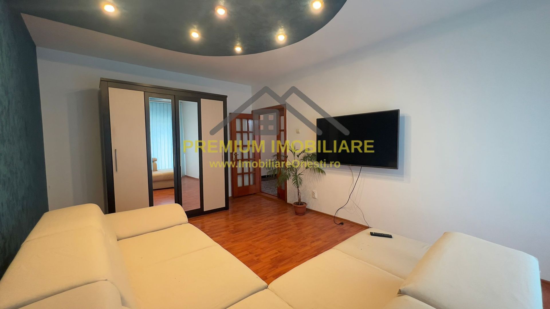 Apartament 3 camere etaj 1 de vanzare - Poză 2