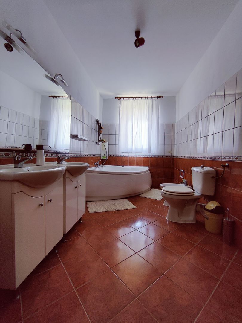 CASA INDIVIDUALA GHIRODA +TEREN 1752 MP - Poză 16