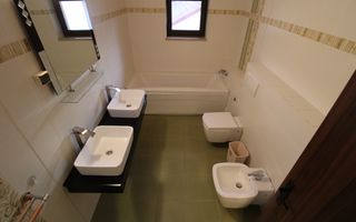 Zona Cetatii; 6 incaperi, ideal pentru sediu firma. - Poză 16