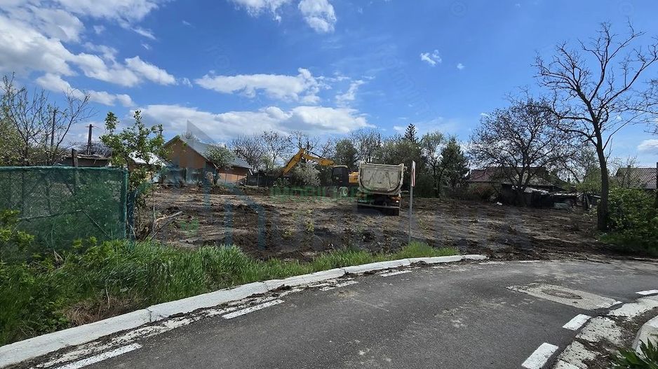 Teren intravilan de vânzare în Aroneanu, strada Petru Aron - Poză 1