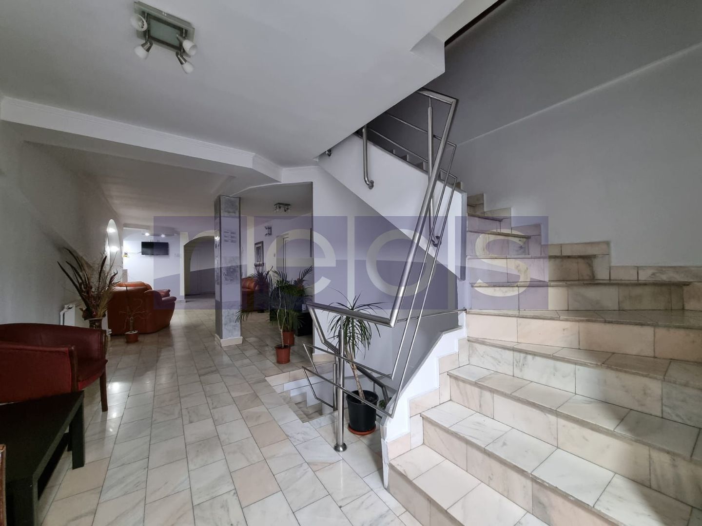 VANZARE HOTEL SI RESTAURANT | 1200MP UTILI | ZONA EROII REVOLUTIEI - Poză 2