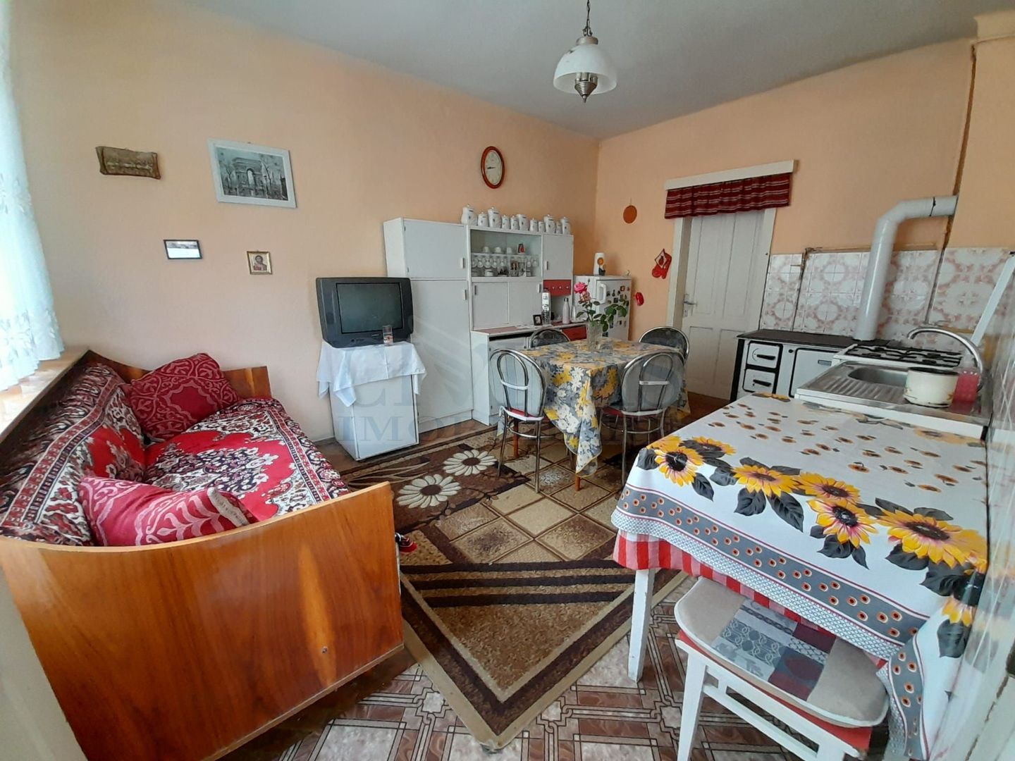 Casa de vanzare Dambul Rotund, zona linistita!!!! - Poză 2