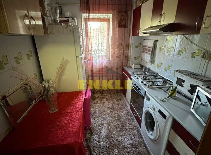 De vânzare apartament cu 2 camere, etaj 2 , zona Stadion - Poză 7