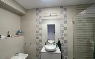 Apartament de 3 camere, modern, 80mp, parcare, zona Centrala - Poză 14