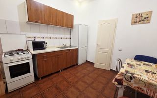 Garsonieră spațioasă de închiriat, ultracentral, la casă - Poză 4