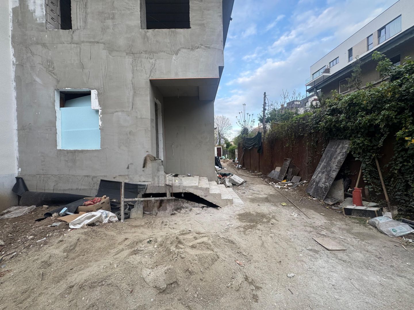 Vila solidă cu potential mutiplu 5 camere + teren || Piața Romană–Polonă - Poză 16