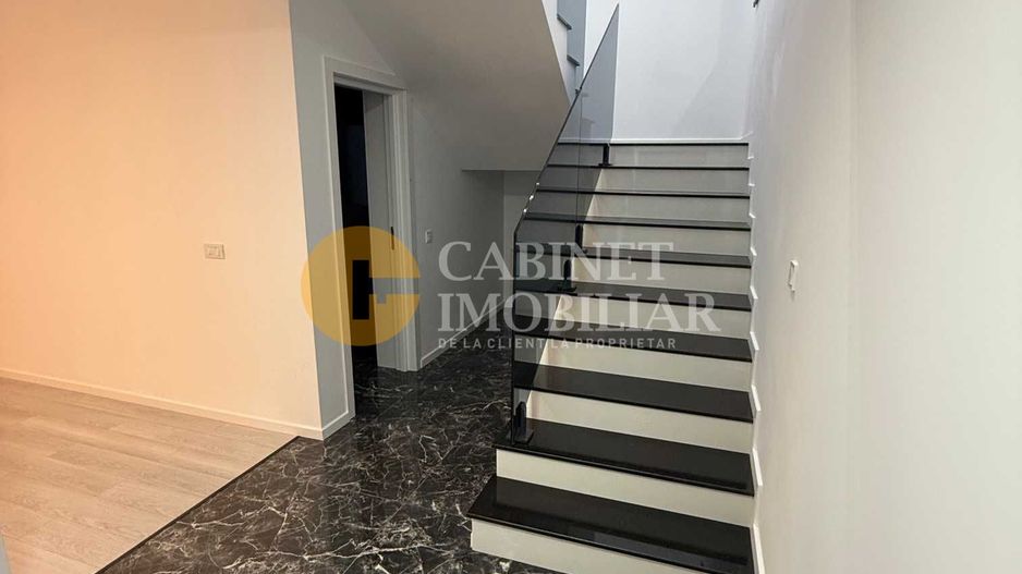 Casa individuala - 132 m2 utili - Miroslava - Poză 3