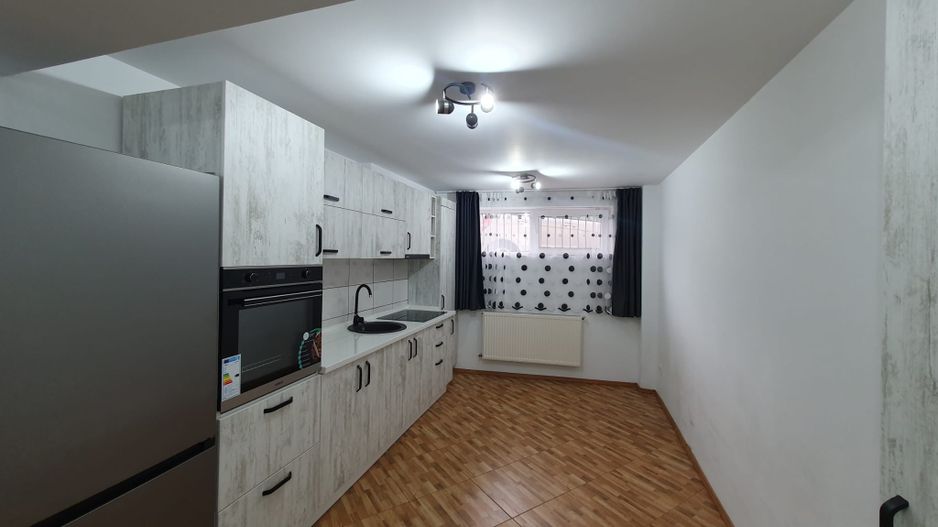 Garsoniera de vanzare zona Eroii Revolutiei - Poză 3