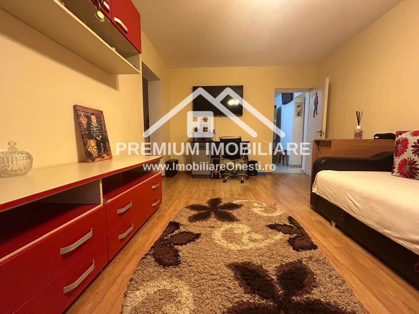 Apartament 2 camere, etaj 1, zona de Sus, mobilat și utilat - Poză 2