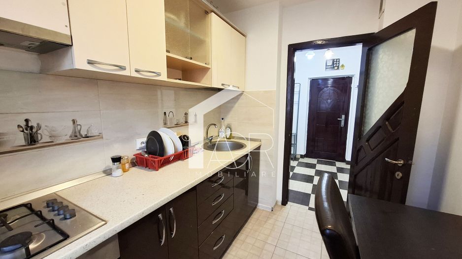Apartament cu 3 camere, decomandat, zona Republicii - Poză 5