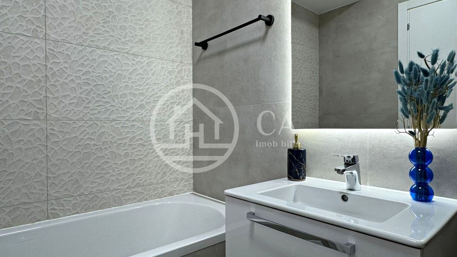 Apartament LUX de închiriat cu 3 camere în zona PRIMA ARENA, Oradea - Poză 12