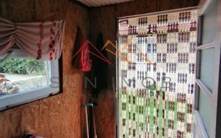 Casa rustica 3 camere, 4000 mp teren, cabana din lemn, pomi fructiferi - Poză 12