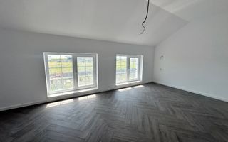 Duplex cu 4 camere separat prin camera tehnica - Poză 4