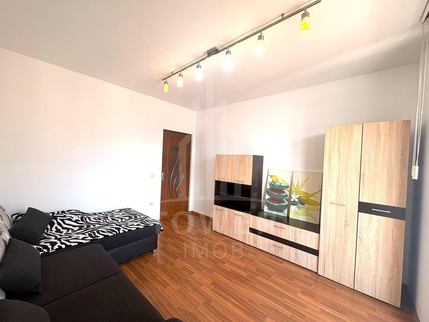 Apartament 3 camere de închiriat - Strada Frunzei - Poză 1