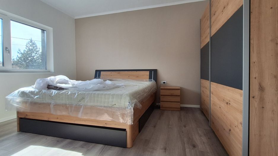 Duplex superb despartit prin garaj - Poză 8