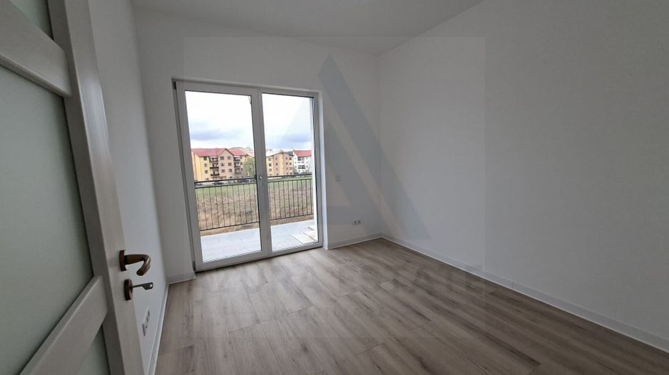 Apartament intabulat 2 camere 54 mp utili si curte 38 mp in Selimabar - Poză 3