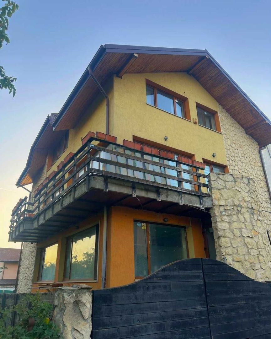 Vilă  în Nordul Bucureștiului - Poză 3