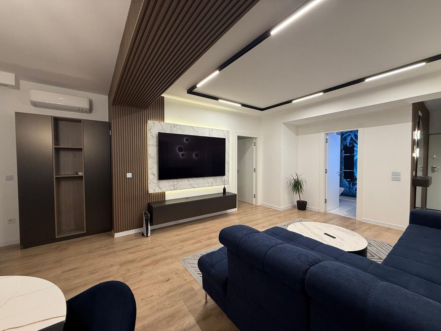 HIGH-CLASS 4 rooms apartment for rent | PIPERA OMV - Poză 2