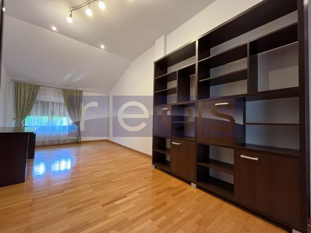 Vila spatioasa 6 dormitoare | gradina | Garaj - Poză 21