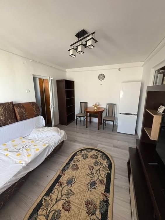 Inchiriez apartament in Micro 19, 2 camere semidecomandat - Poză 7