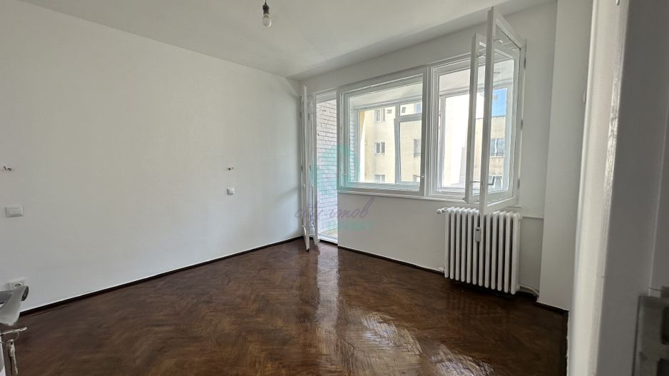 3 camere langa METROU - Poză 6