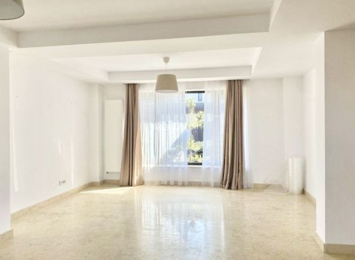 Casa cu 3 dormitoare si gradina - Oxford zona Pipera - Poză 4