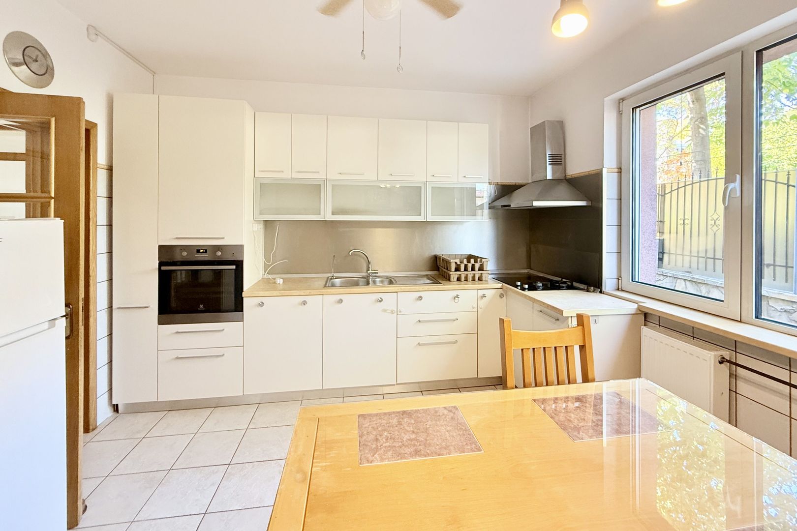 Casă practică, cu curte și parcare, în zona centrală - Parcul Carol - Poză 5